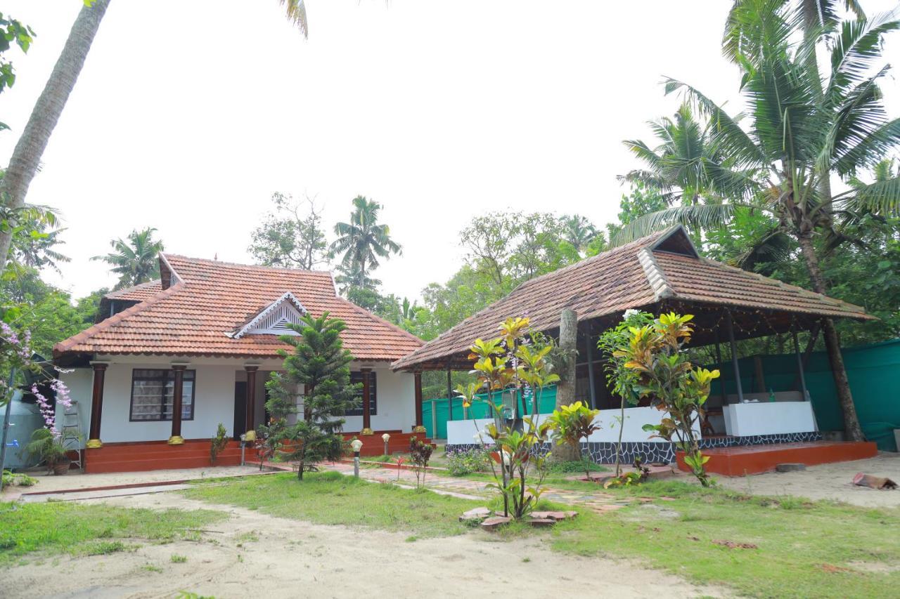 Marari Blessing Beach Front Homestay Mararikulam Bagian luar foto